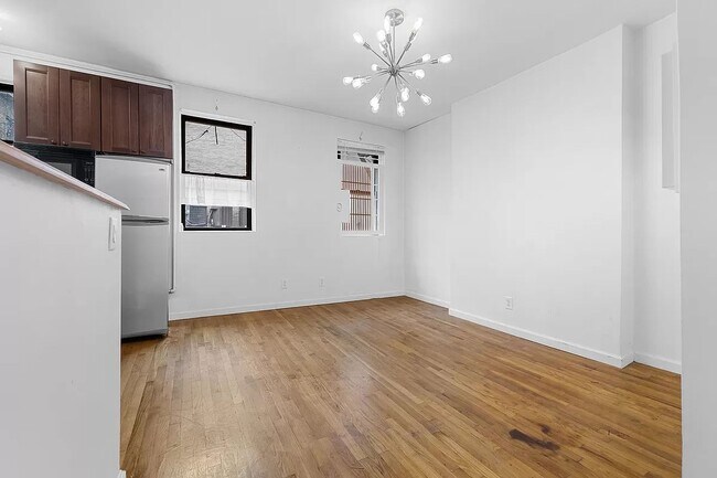 Foto del edificio - 729 Ninth Avenue