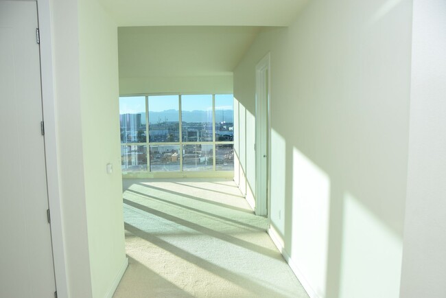 Building Photo - PANORAMA TOWER - HIGHRISE 2 BEDROOM CONDO