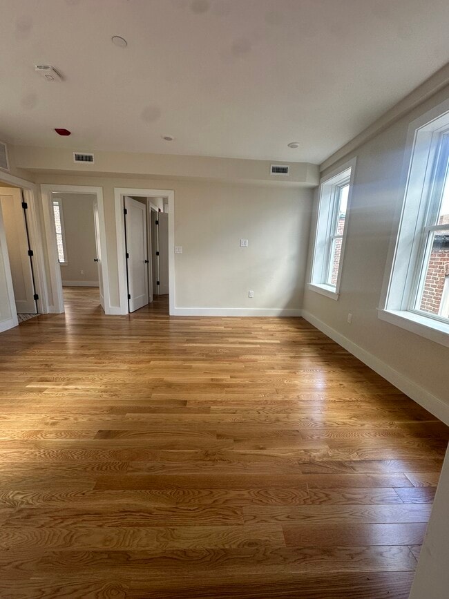 Building Photo - 70 N Margin St