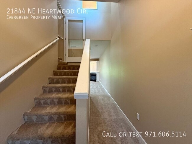 Building Photo - 21844 NE Heartwood Cir
