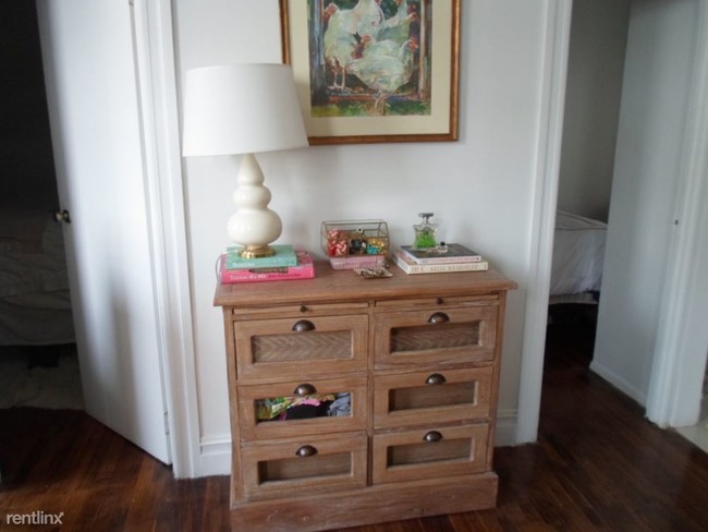 Foto del edificio - 2 br, 1 bath Apartment - 1 Bank St