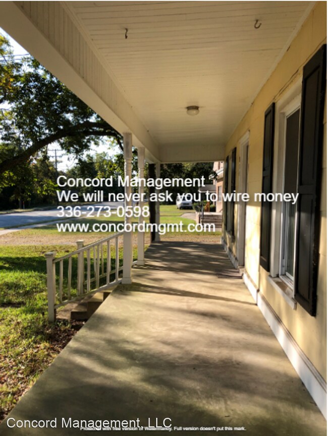 Foto del edificio - 2 br, 1 bath House - 800 Franklin Blvd