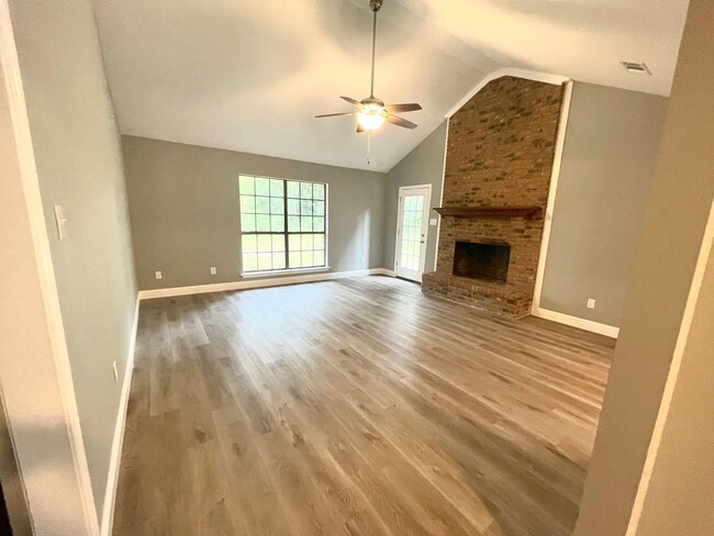 Building Photo - Nice home in Ocean Springs!