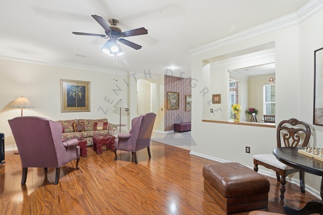 Building Photo - 10 Screven Ct