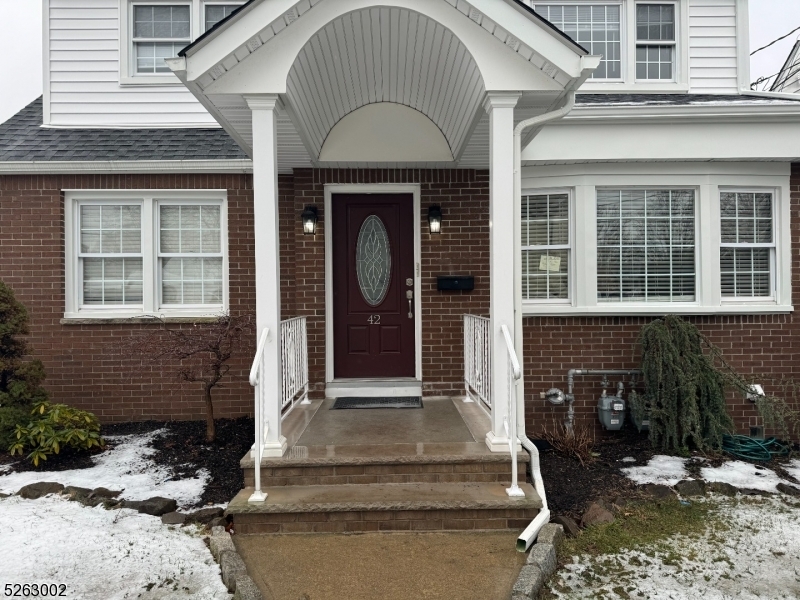 42 Summit Ave Unit 2, Lyndhurst, NJ 07071 Room for Rent in Lyndhurst