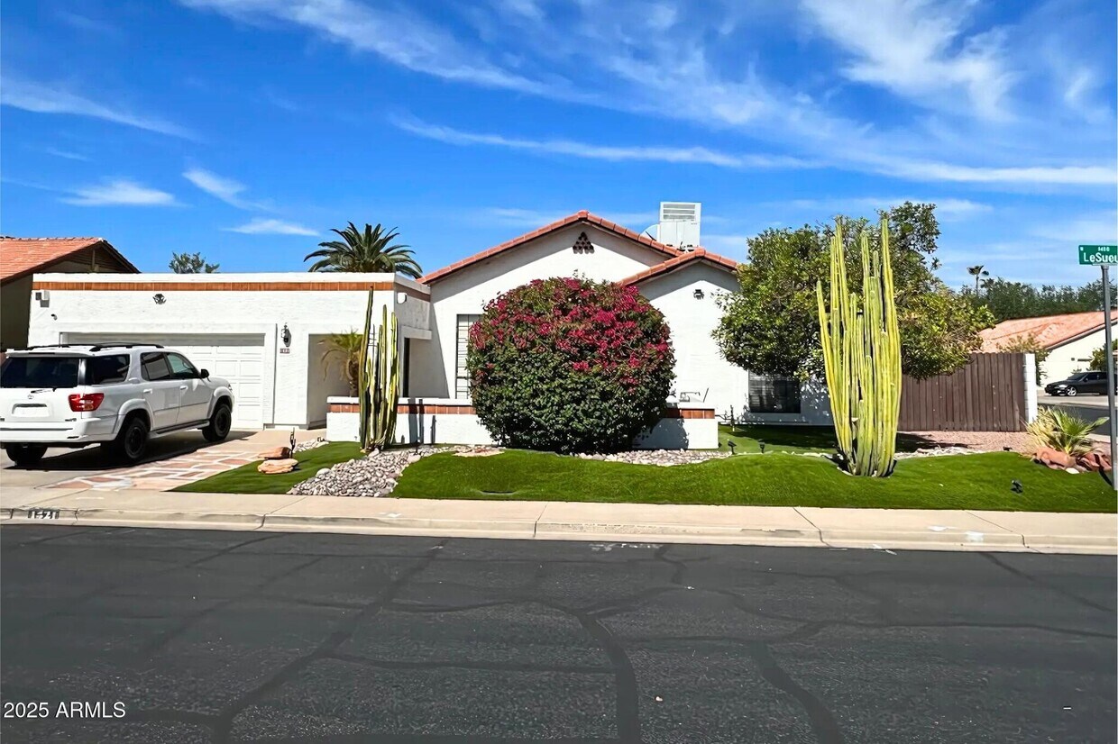 Foto principal - 1421 N Lesueur