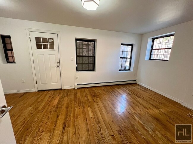 Foto del edificio - 789 Greene Ave