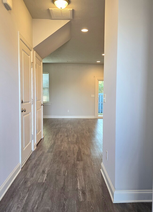 Foto del edificio - 1810 Butternut Dr