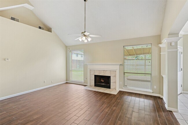 Foto del edificio - 5502 Atascocita Timbers N