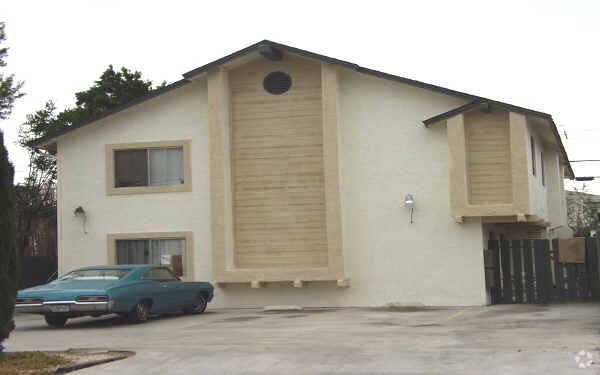 Foto del edificio - 4643 Wilson Ave