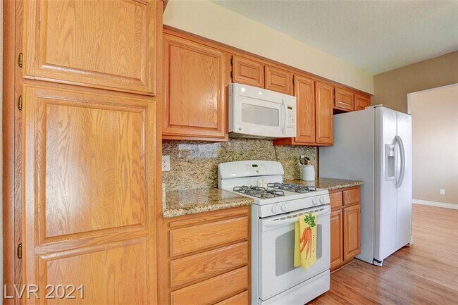 Building Photo - 1833 Escondido Terrace