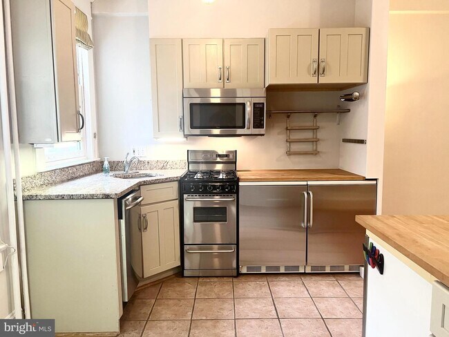 Foto del edificio - 1736 Columbia Rd NW