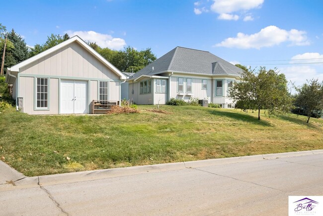 Building Photo - Updated Cottage with Lots of Charm!