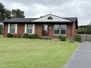 Building Photo - 1502 Edgewood Dr
