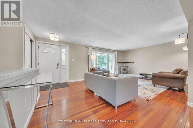 Building Photo - 8295 Creditview Rd