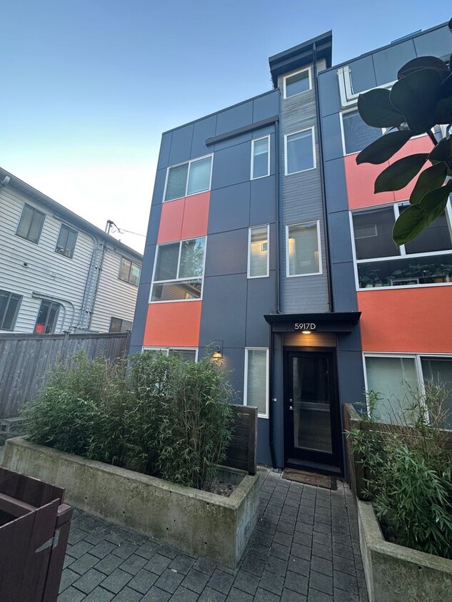 Foto principal - Modern Townhome in HEART of West Seattle