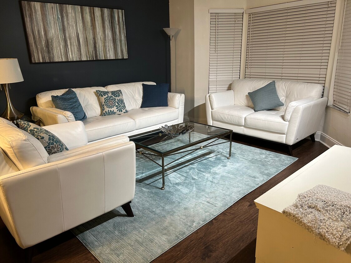 Foto principal - 3607 Simms St