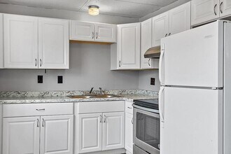 Building Photo - 92 Maple St Building Photo - 92 Maple St