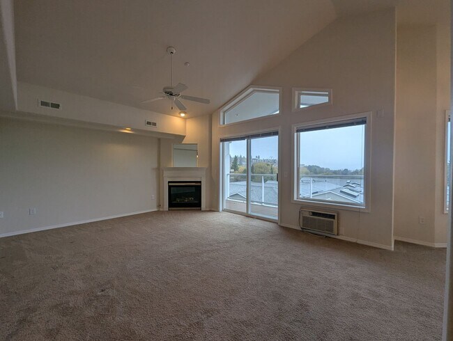 Foto del edificio - 2bd/2ba Edmonds Condo