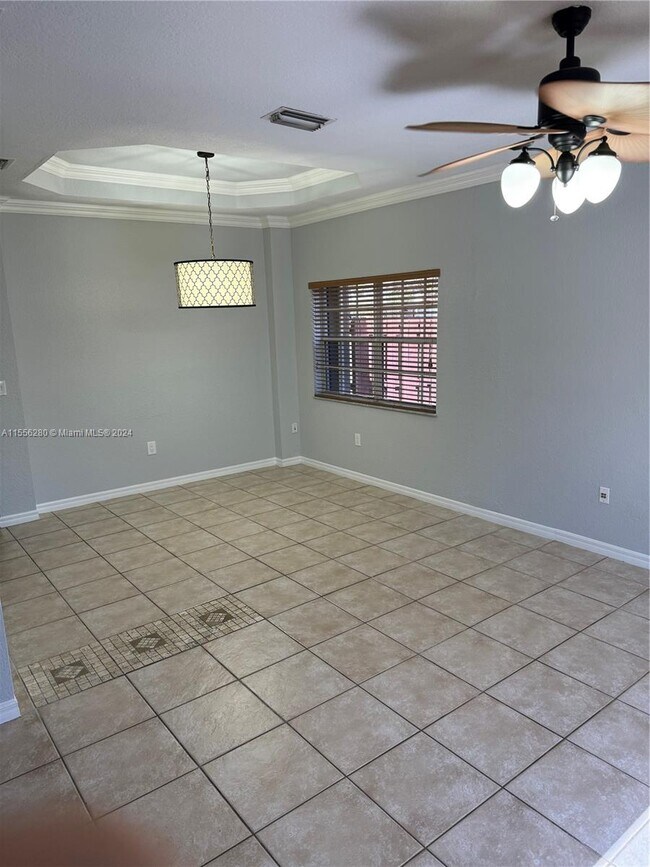 Building Photo - 5060 SW 136th Ave