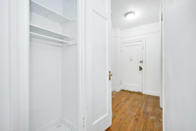 Building Photo - 125 Seaman Ave