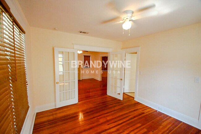 Building Photo - 808 E Frierson Ave