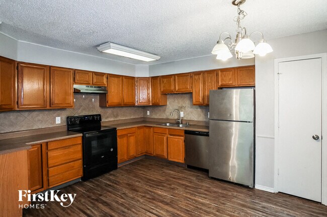Foto del edificio - 6900 Ridgetop Rd