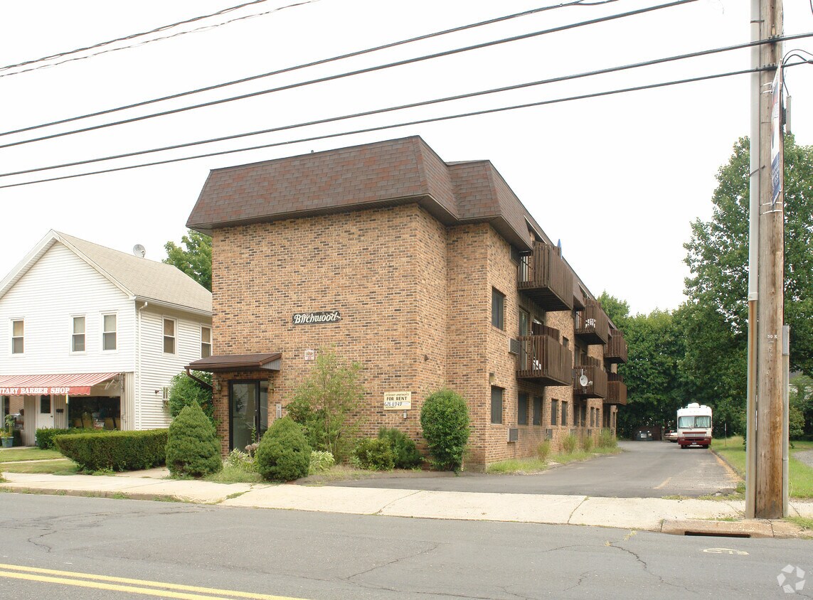 Primary Photo - 66 Whiting St