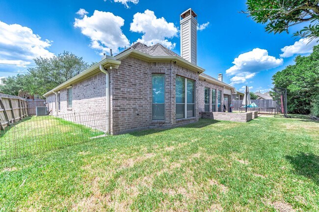 Building Photo - 2313 Lilac Breeze Ln