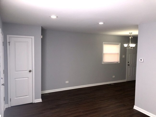 Foto del edificio - 1248 W 96th St