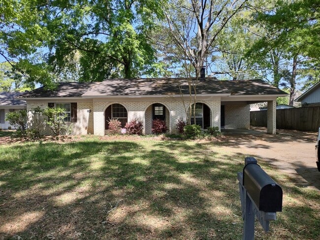Photo - 2814 Teasley Dr House
