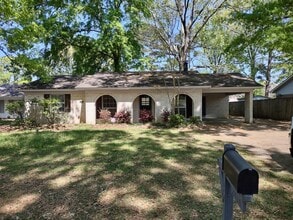 Building Photo - 2814 Teasley Dr