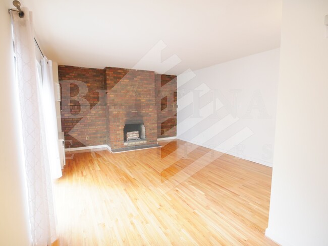 Interior Photo - Beta House