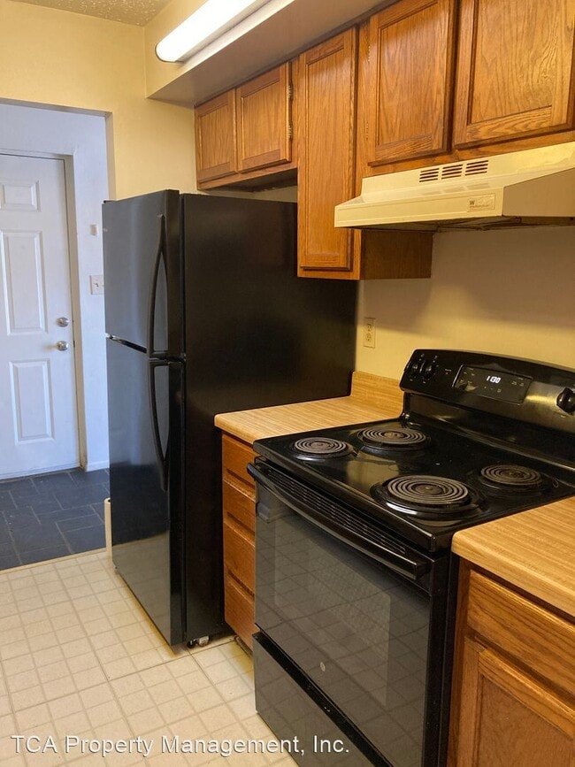 Building Photo - 2 br, 1 bath House - 991 Bern Drive, Unit 3C