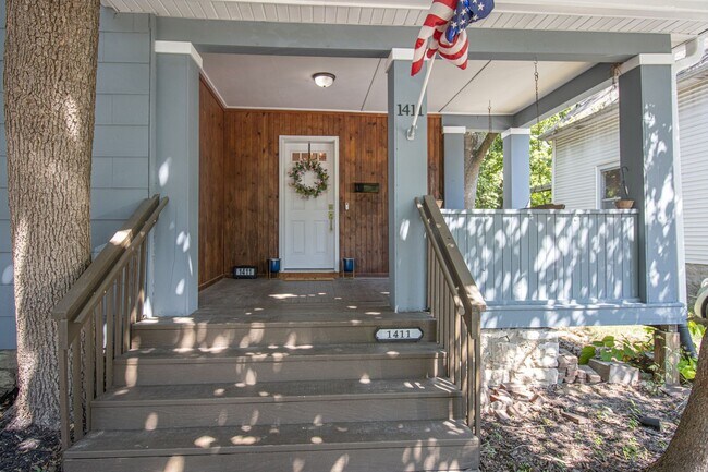 Foto del edificio - 4 Bed 2.5 Bath Home near Dowtown!
