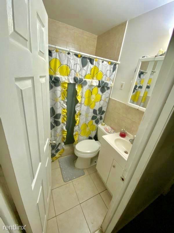 Building Photo - 2 br, 1 bath Triplex - 318 40th St
