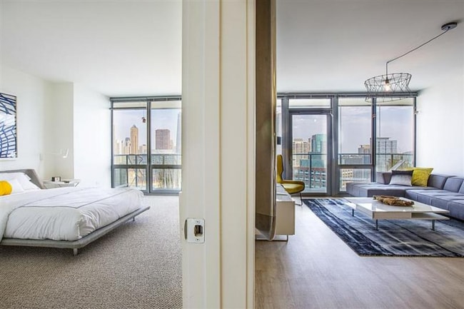 Building Photo - 365 E Wacker Dr