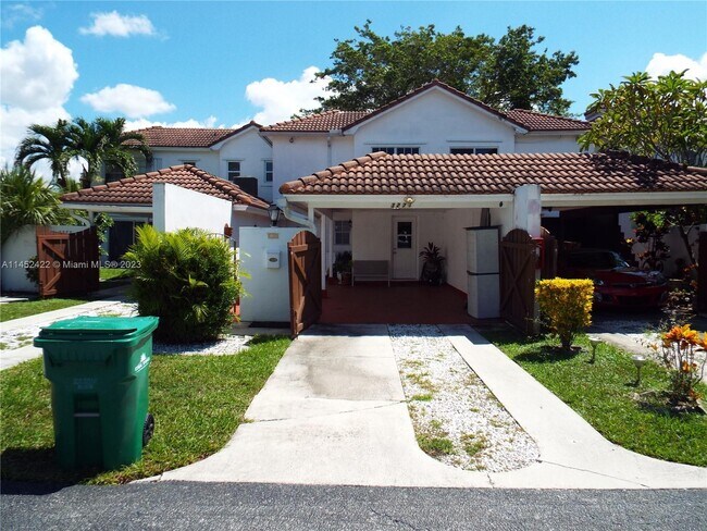 Building Photo - 3271 Coral Springs Dr