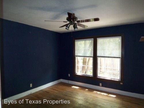 Building Photo - 4 br, 2.5 bath House - 500 E. 46th