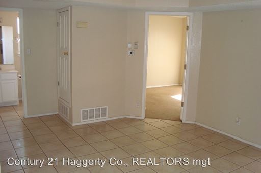 Building Photo - 6200 London Bridge Dr
