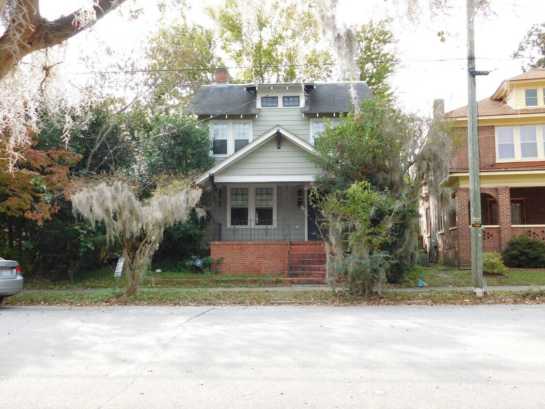 Primary Photo - 605 Johnson Street - Located in the Histor...