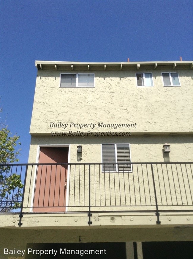 Building Photo - 110 Kaye St