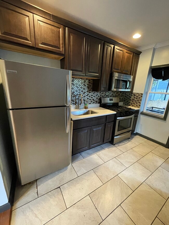 Building Photo - 2324 Druid Park Dr