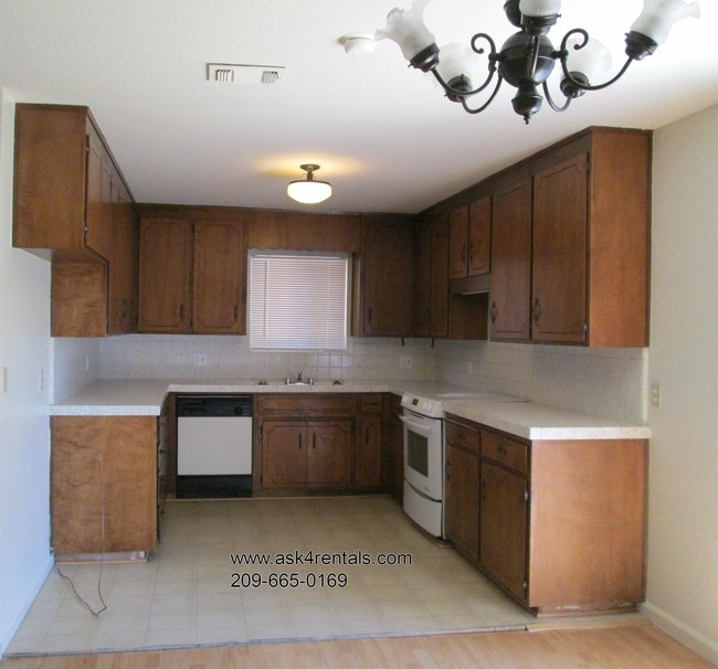 Building Photo - 1162 Lexington Ave