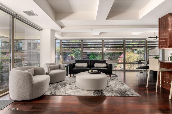 Foto del edificio - 7141 E Rancho Vista Dr