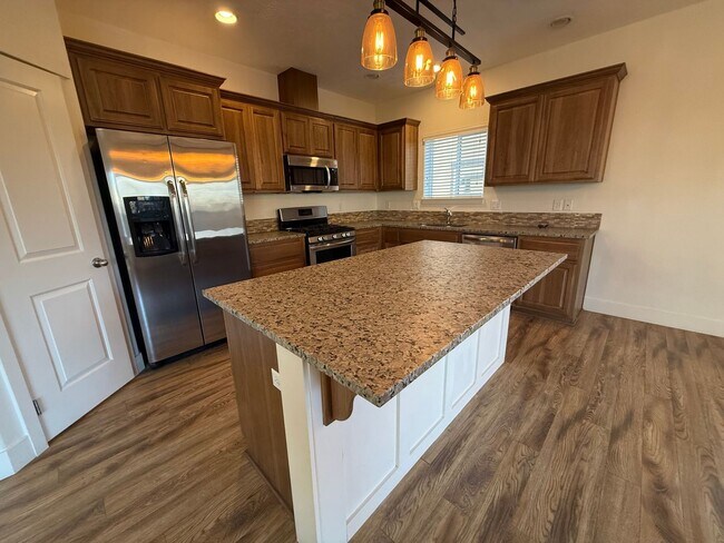 Foto del edificio - 4 Bed/2.5 Bath Single Family Home in SE Bend