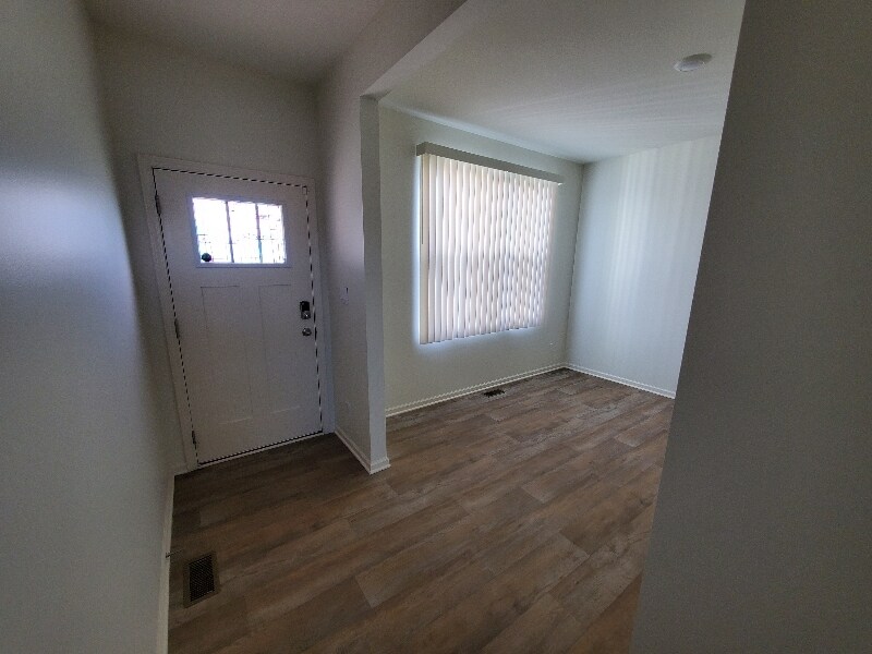 Foto principal - 7750 W 105th Pl