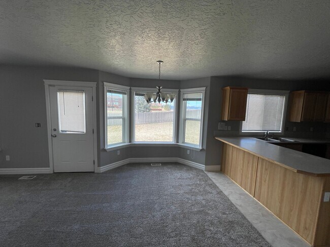 Building Photo - 1127 Elgin Ct