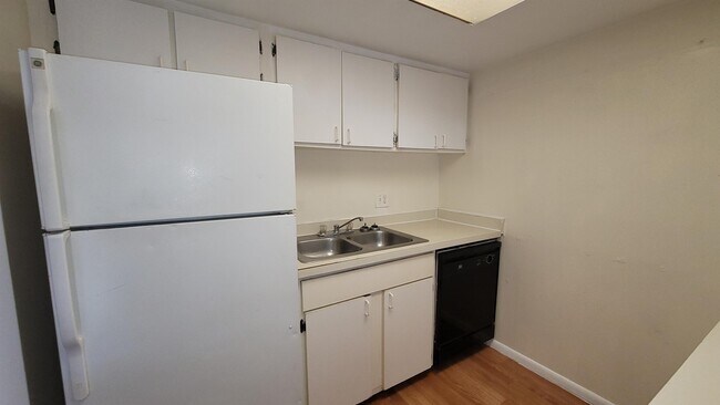 Foto del edificio - 7628 Forest City Rd
