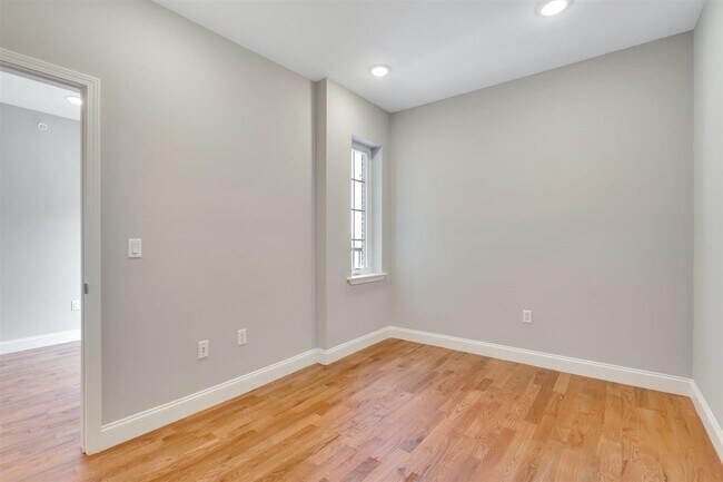 Foto del edificio - 725 Sip St